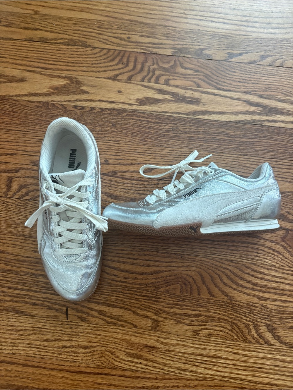 Puma Women’s Silver Metallic Lace-Up sneakers size 8